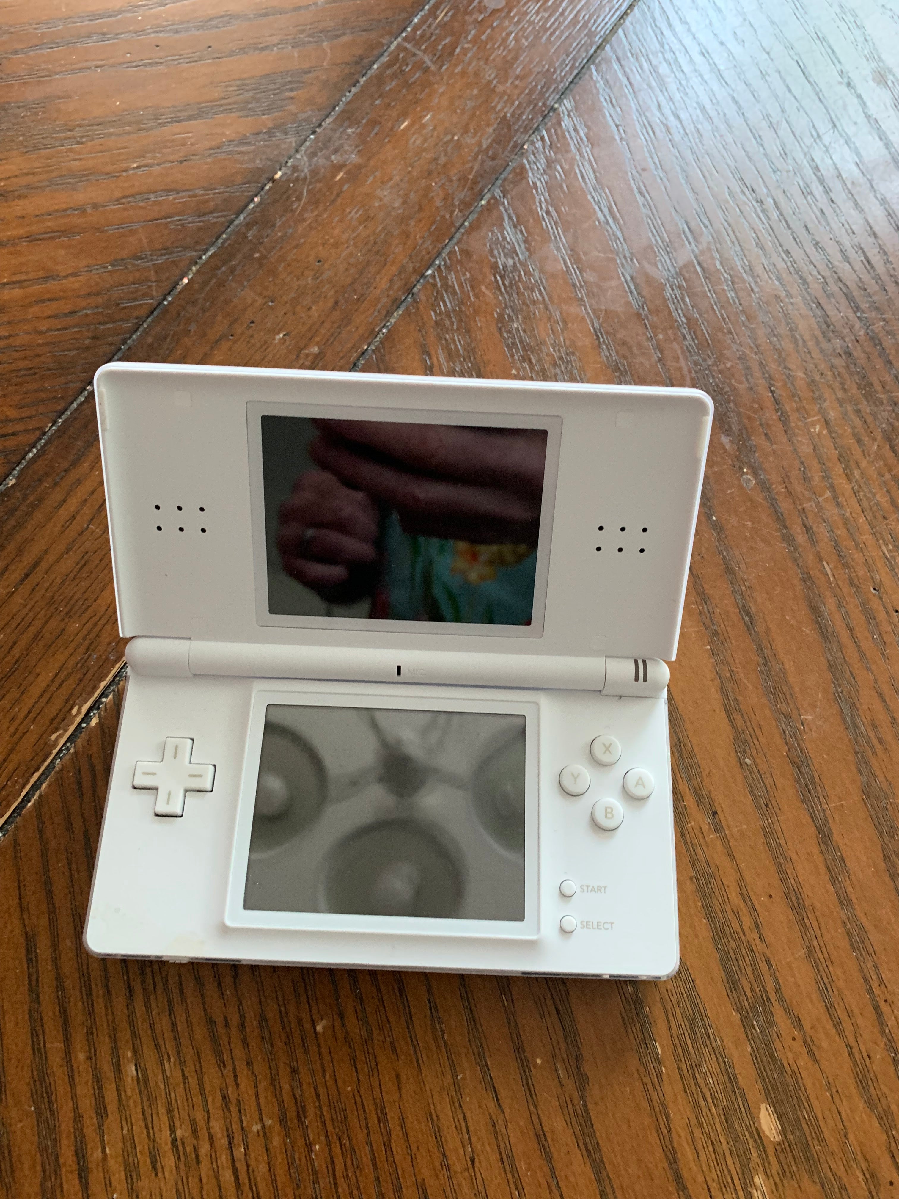 Nintendo DS, Flash Focus Game, Charger and Stylus with case
